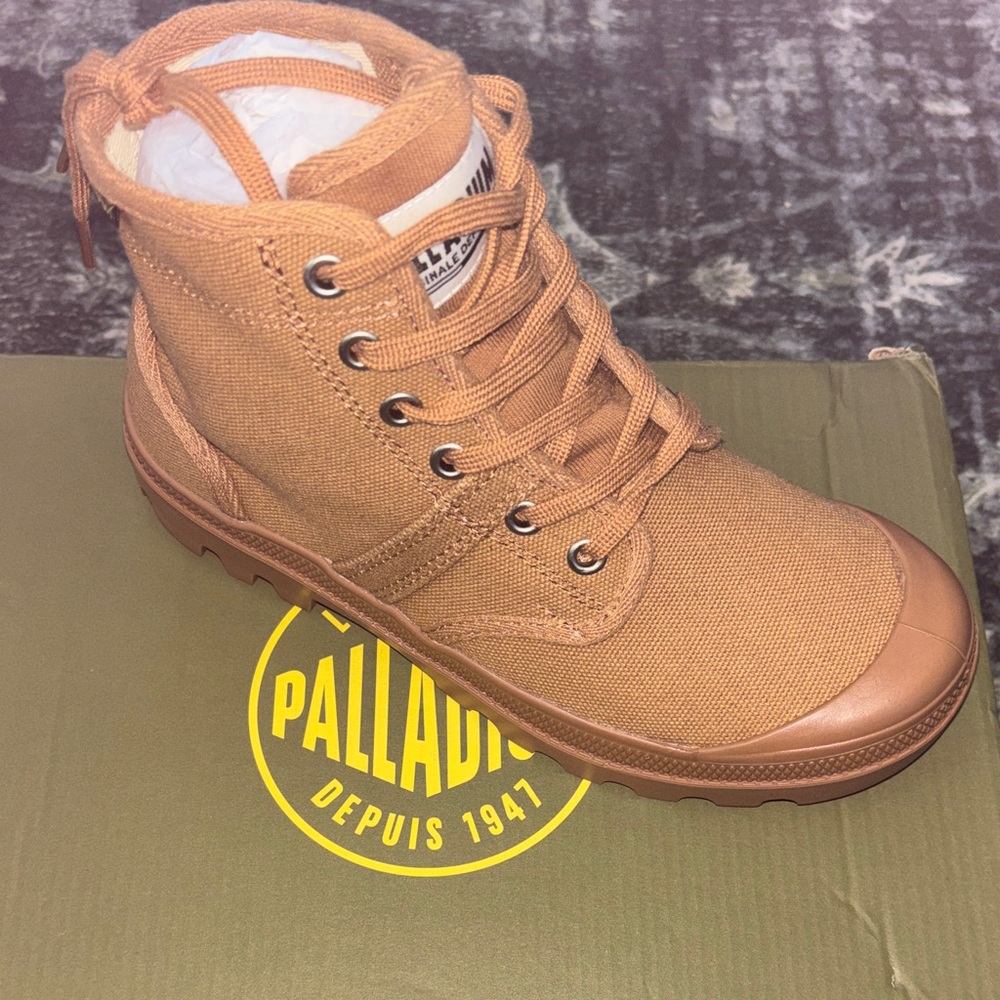 Palladium Tan Lace-Up Canvas Boots